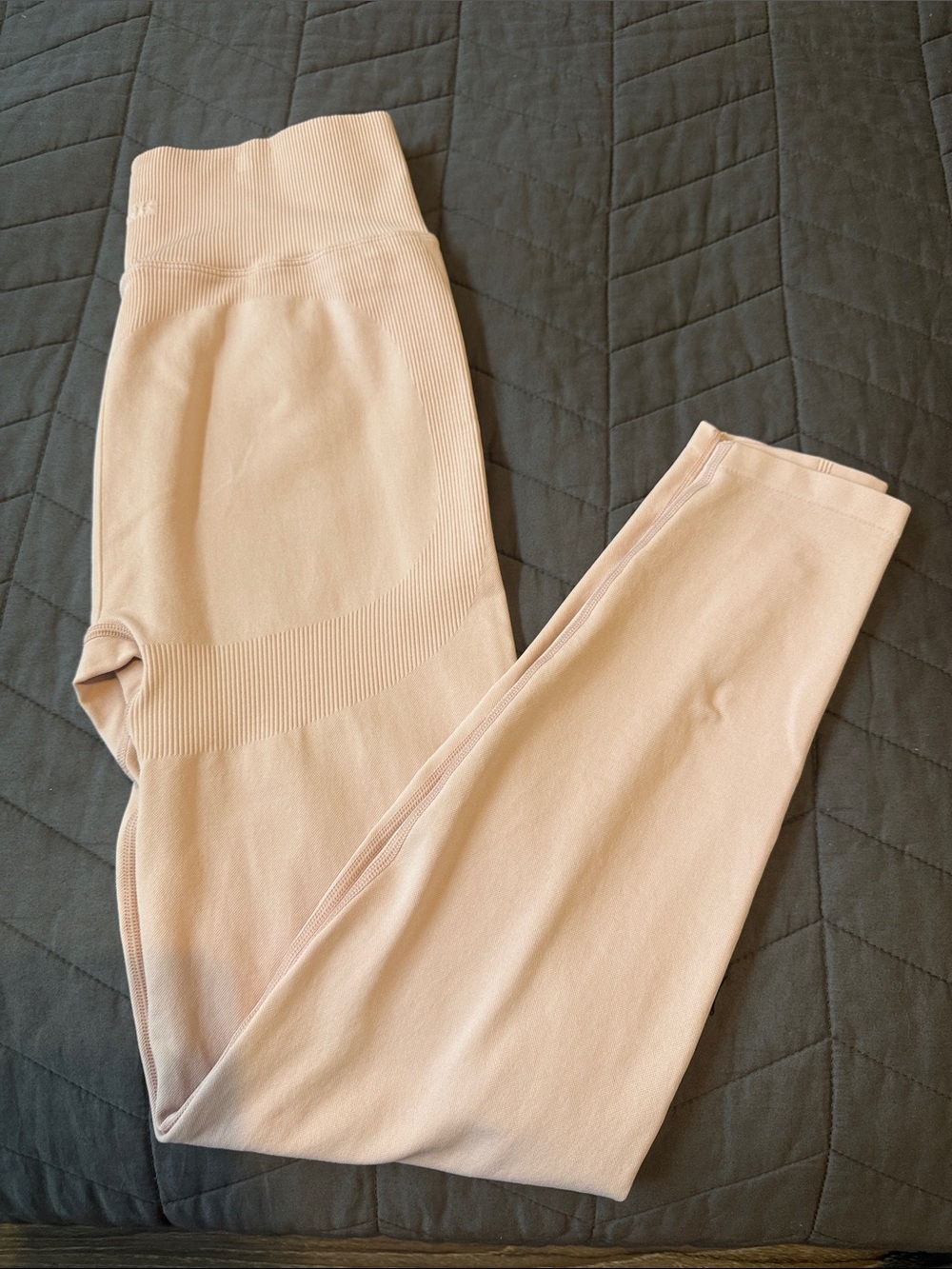 PINK Victoria's Secret Seamless High-Waist Leggings in Light Pink